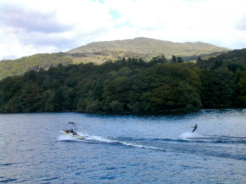 Lakes2004_3041L by Ennor, on Flickr