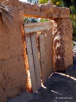 Oasis door