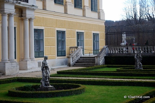 Visiting the Schonbrunn Palace in Vienna