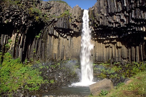 unique things to do in iceland, svartifoss, waterfall